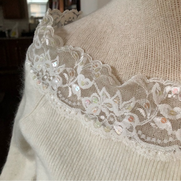 Bebe off shoulder lace trim sweater - Picture 4 of 5